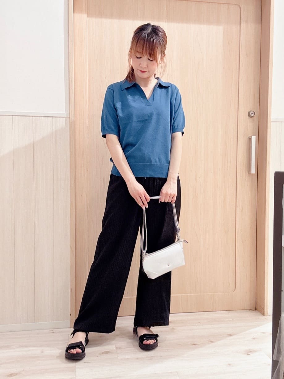 モカさんの「SHOO･LA･RUE｜【S-LL/洗える】大人の抜け感 スキッパーニット」を使ったコーディネート