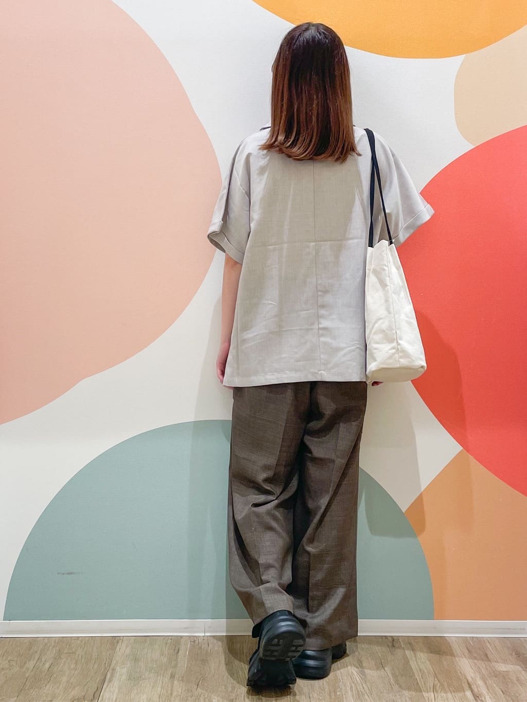 とまとさんの「SHOO･LA･RUE｜【S-LL】さらりと着たい大人のための 麻調半袖ジャケット」を使ったコーディネート