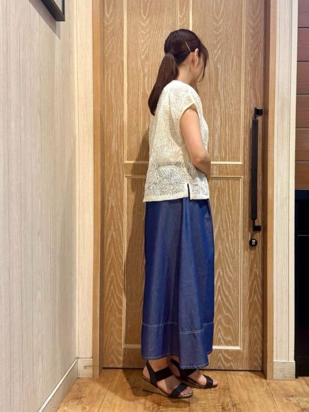KAORIさんの「SHOO･LA･RUE｜【2点セット】刺繍レーストップス」を使ったコーディネート