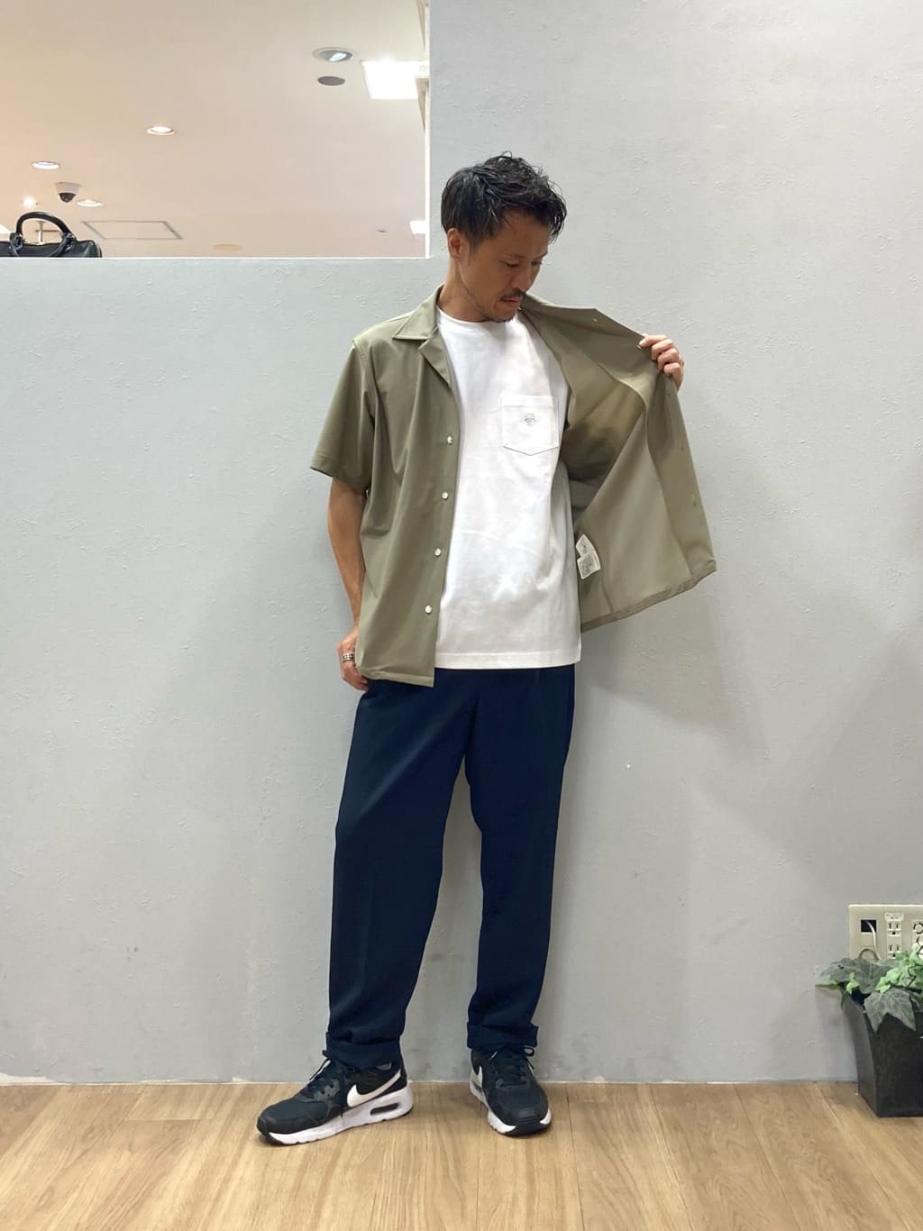 シュンさんの「TAKEO KIKUCHI｜【COOL CITY WEAR】エアートール オープンカラーシャツ /接触冷感・通気性」を使ったコーディネート