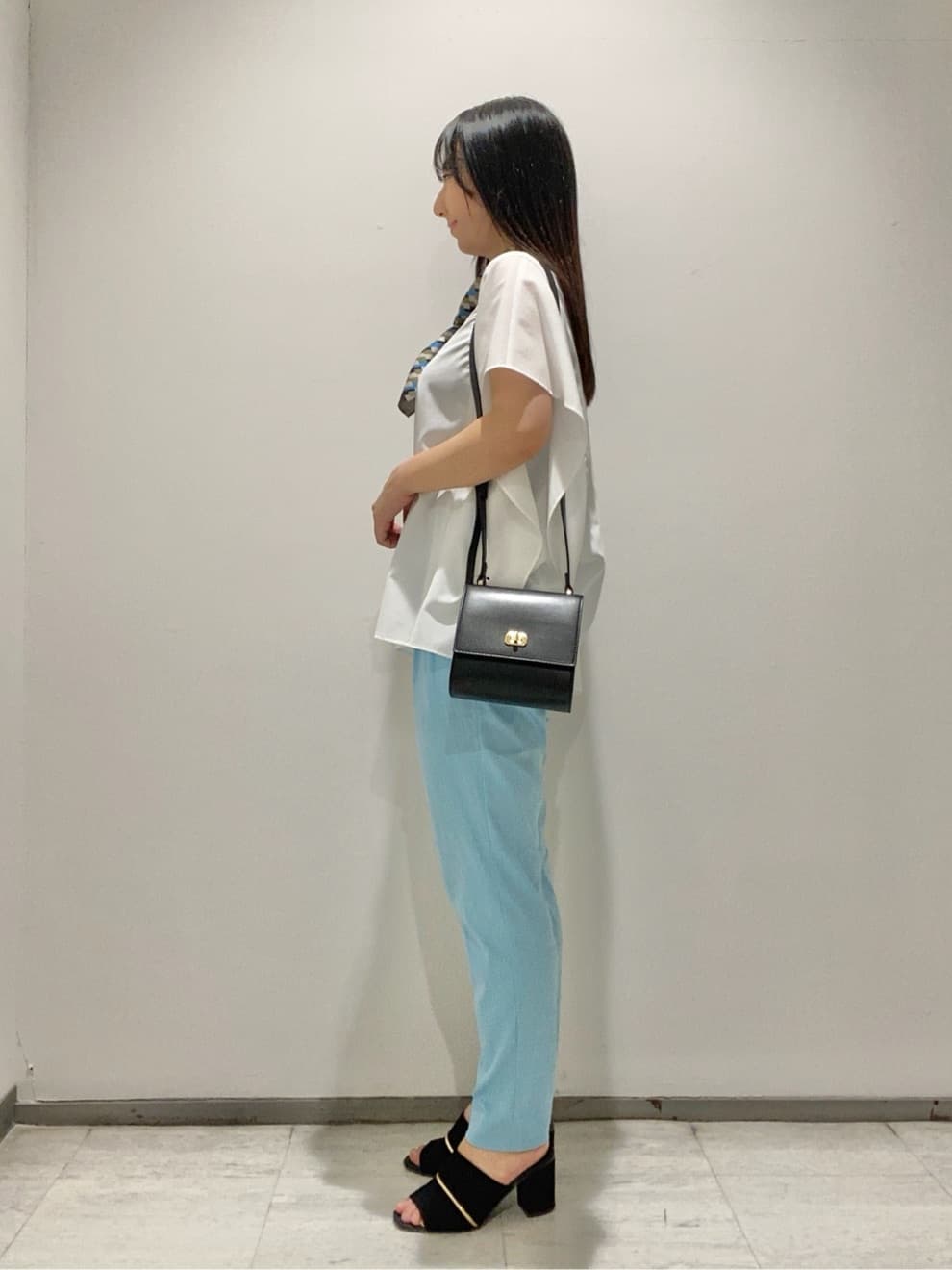 meiさんの「INDIVI｜【体型カバー】スクエアブラウス」を使ったコーディネート