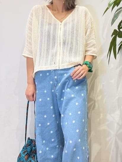 misakiさんの「SHOO･LA･RUE｜【洗える/S-LL】季節の変わり目に 透かし柄が涼やか ジップブルゾン」を使ったコーディネート