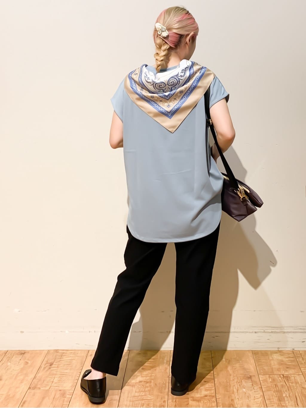MEGさんの「SHOO･LA･RUE｜【S-LL/汗ジミ軽減/ひんやり/UV】インせず着られる フレンチスリーブTシャツ」を使ったコーディネート