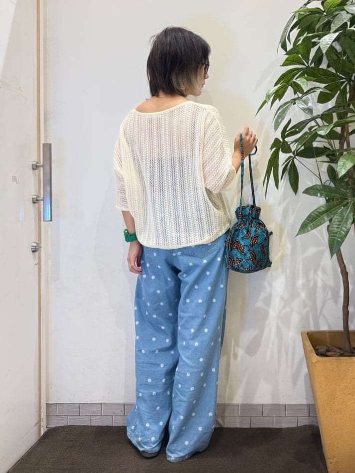 misakiさんの「SHOO･LA･RUE｜【洗える/S-LL】季節の変わり目に 透かし柄が涼やか ジップブルゾン」を使ったコーディネート