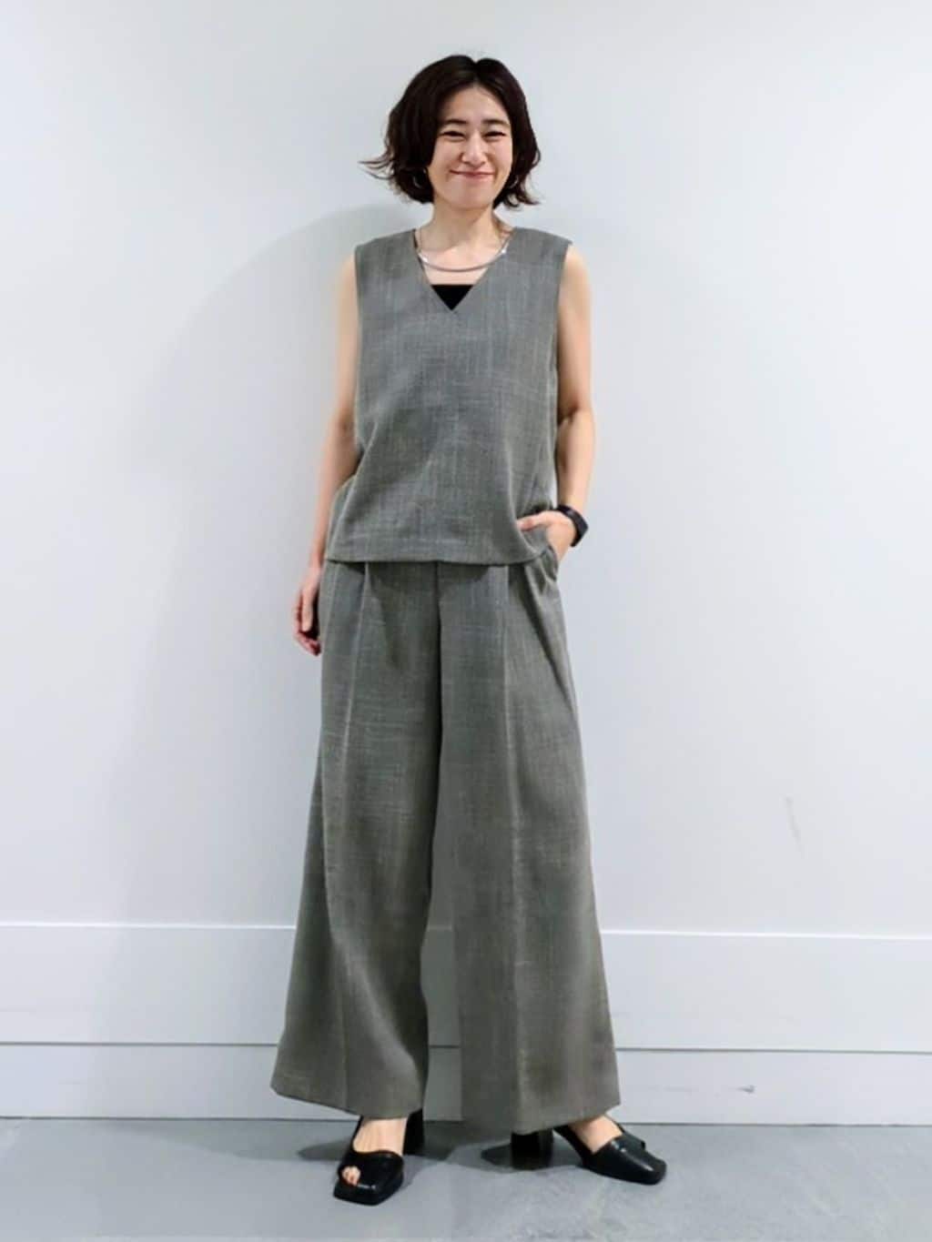 ミズタさんの「UNTITLED｜【セットアップ可/洗える】梳毛調合繊Vネックベスト」を使ったコーディネート