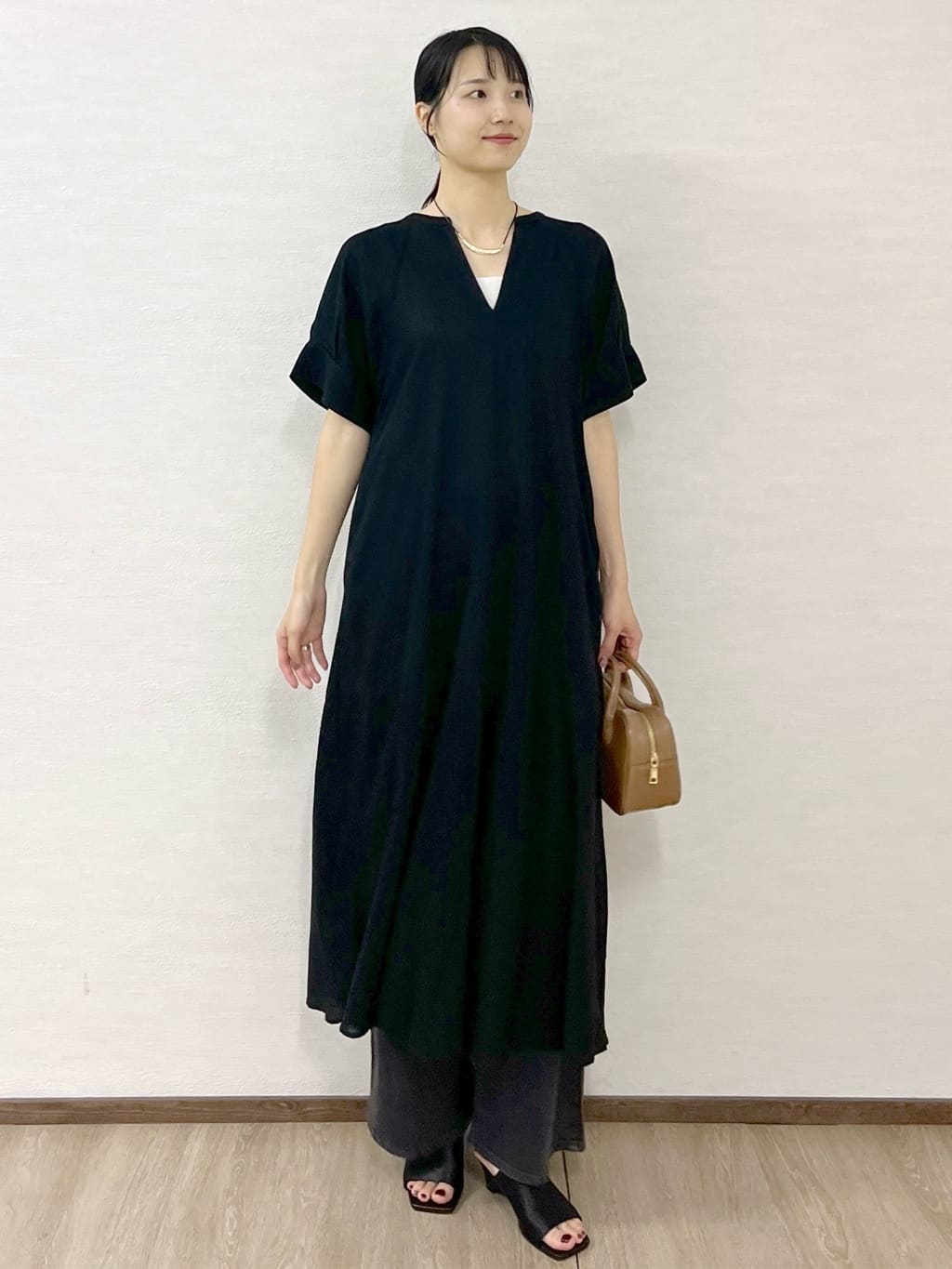 sachikoさんの「OPAQUE.CLIP｜レーヨン麻キーネックワンピース【洗える】」を使ったコーディネート