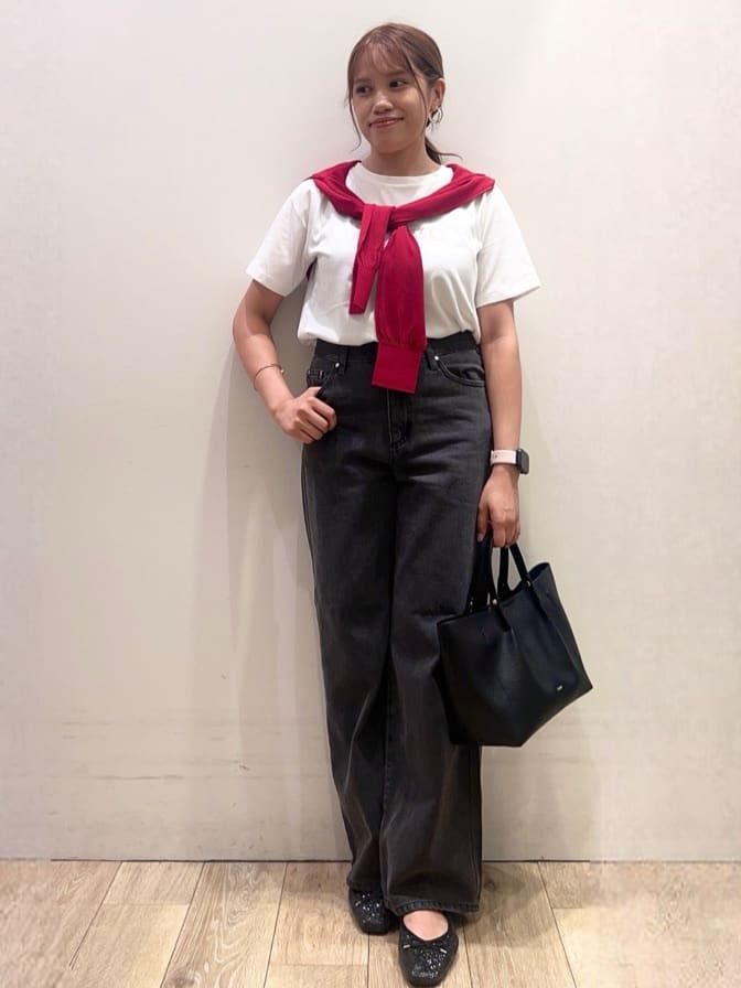 Ririさんの「index｜スパンコール刺繍ロゴTシャツ【洗濯機洗い可／接触冷感／UVケア】」を使ったコーディネート