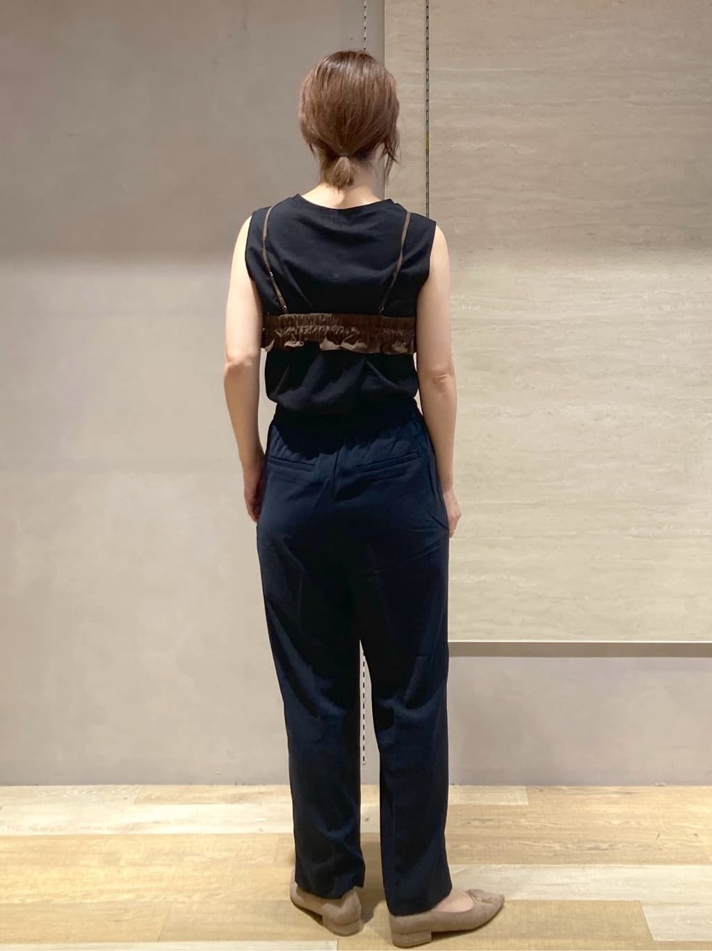 たけねぇさんの「OPAQUE.CLIP｜《CanCam掲載》ツインセット／フリルキャミビスチェ&times;フレンチスリーブカットソー【洗濯機洗い可】」を使ったコーディネート