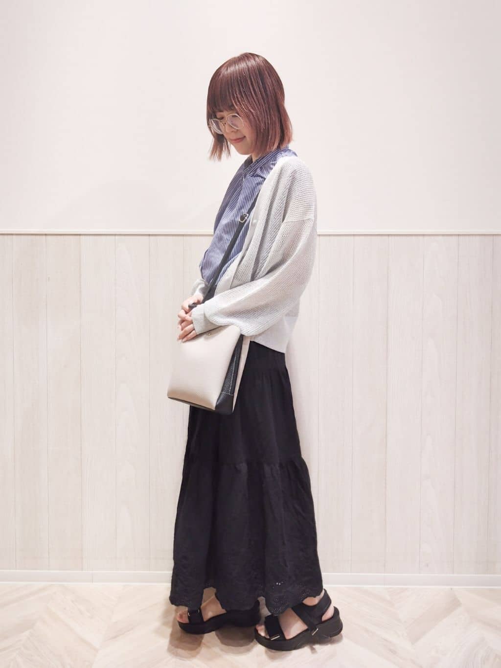 Suzuさんの「SHOO･LA･RUE｜キラッと光るラメとスパンコールが印象的 メッシュカーディガン」を使ったコーディネート