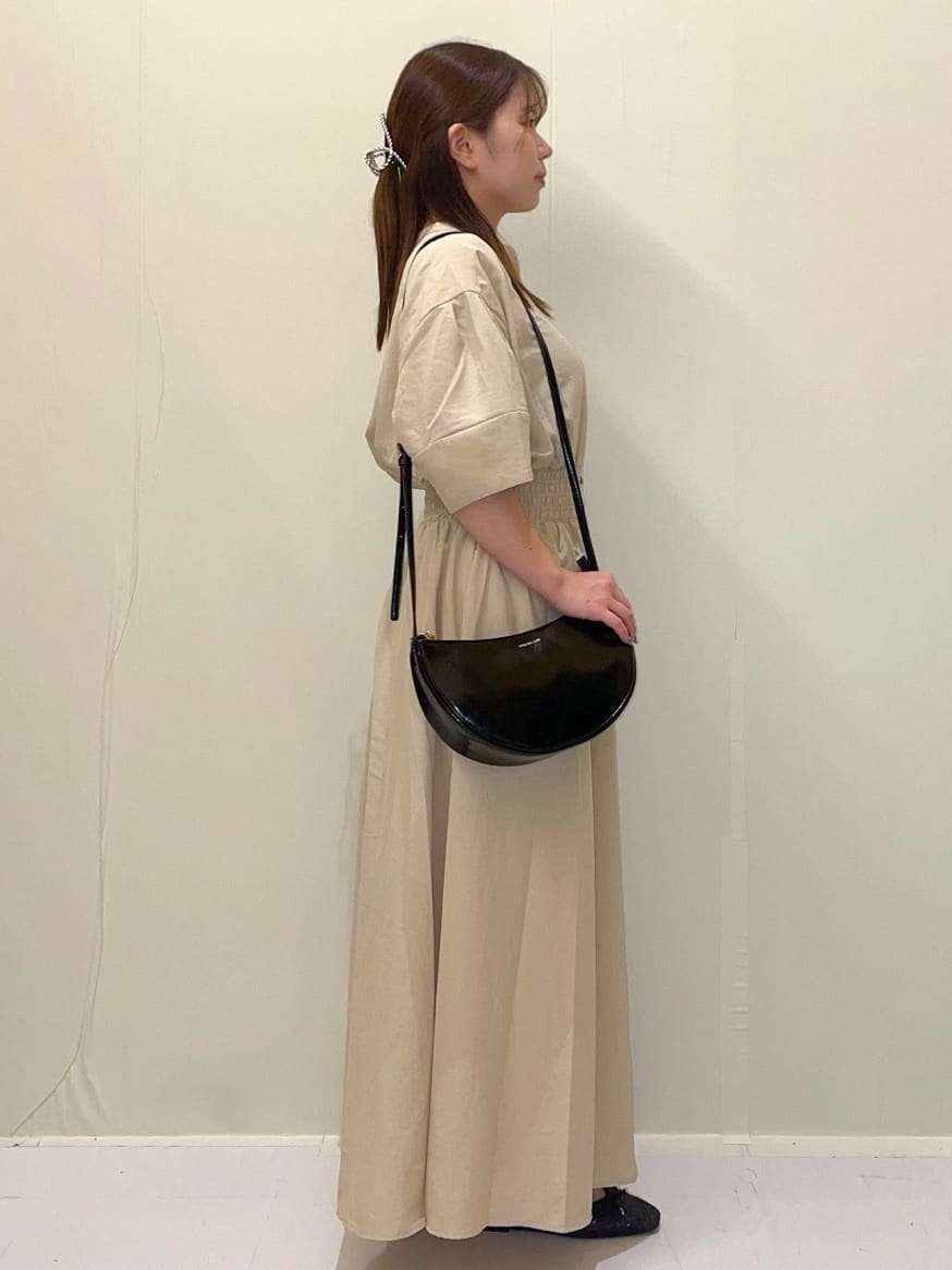 ayumiさんの「OPAQUE.CLIP｜リネンライクスキッパーフィット＆フレアワンピース【洗濯機洗い可】」を使ったコーディネート