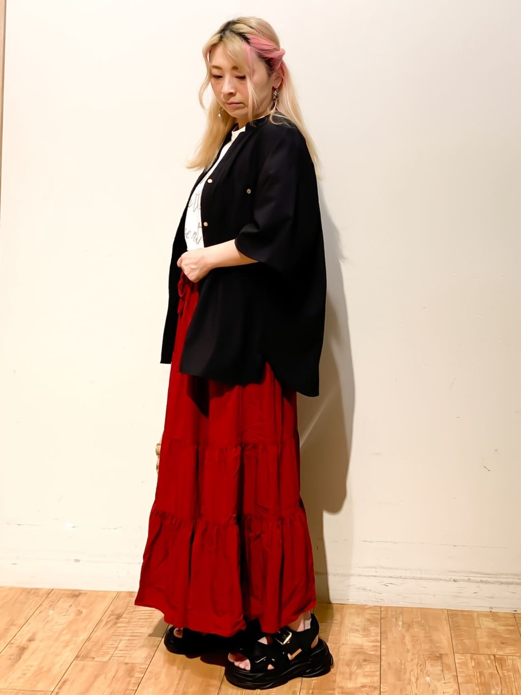 MEGさんの「SHOO･LA･RUE｜【S-LL/ひんやり/UV】選べる6柄でそれぞれ欲しくなる プリントTシャツ」を使ったコーディネート