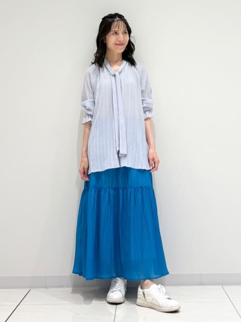 kayoさんの「INDIVI｜【洗える／シャーリング素材】ボリューム袖エアリーブラウス」を使ったコーディネート