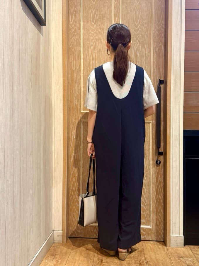 KAORIさんの「SHOO･LA･RUE｜【前後2WAY/洗える】さらっと着られるサロペット」を使ったコーディネート