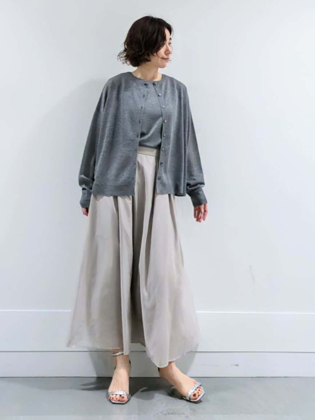 ミズタさんの「UNTITLED｜【アンサンブル可/洗える】シアーノースリーブ プルオーバー」を使ったコーディネート