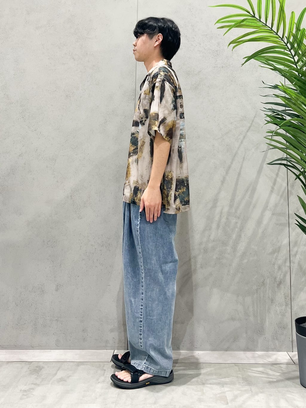 SHI-MAさんの「THE SHOP TK｜アートプリントメッシュ半袖シャツ　【洗濯機OK】」を使ったコーディネート