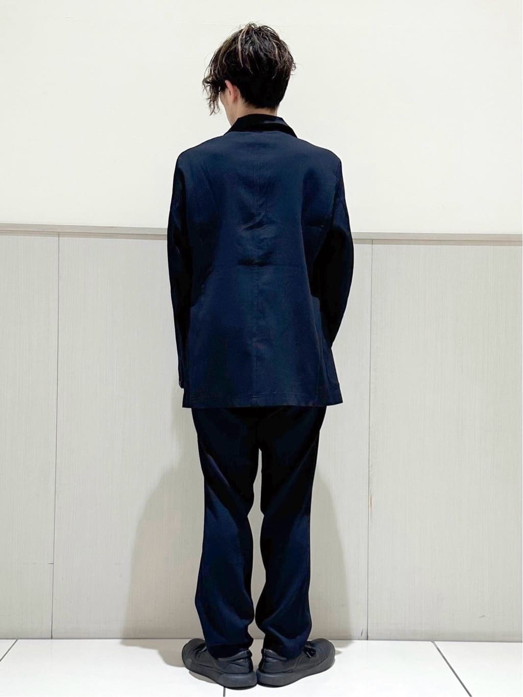 tomoyaさんの「THE SHOP TK｜【Begin/ビギン10月号掲載】楊柳スマートジャケット　軽量/洗濯機OK/セットアップ可」を使ったコーディネート