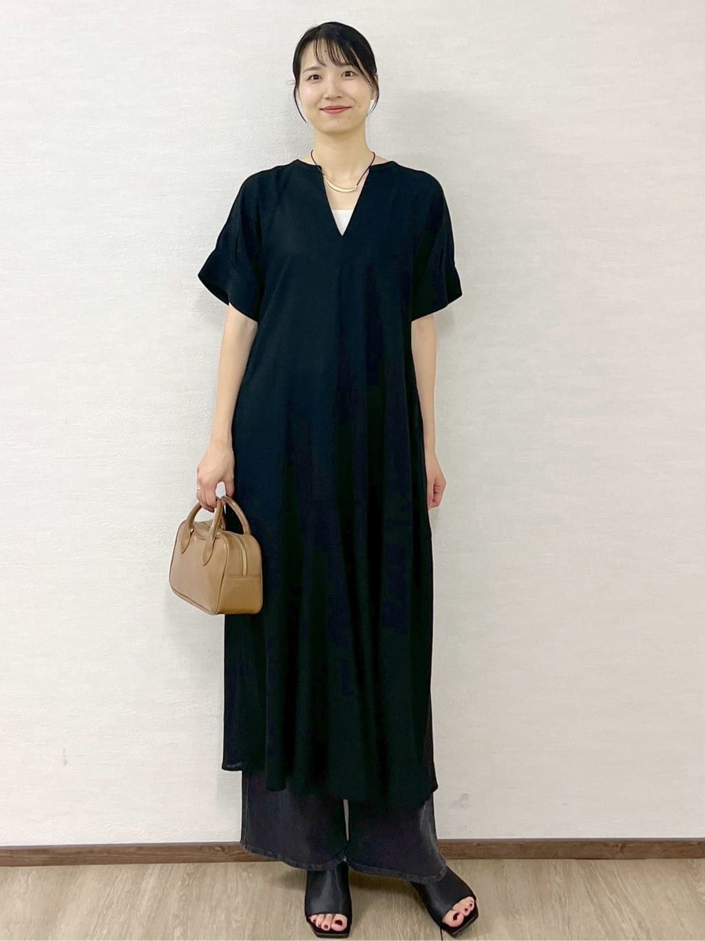 sachikoさんの「OPAQUE.CLIP｜レーヨン麻キーネックワンピース【洗える】」を使ったコーディネート