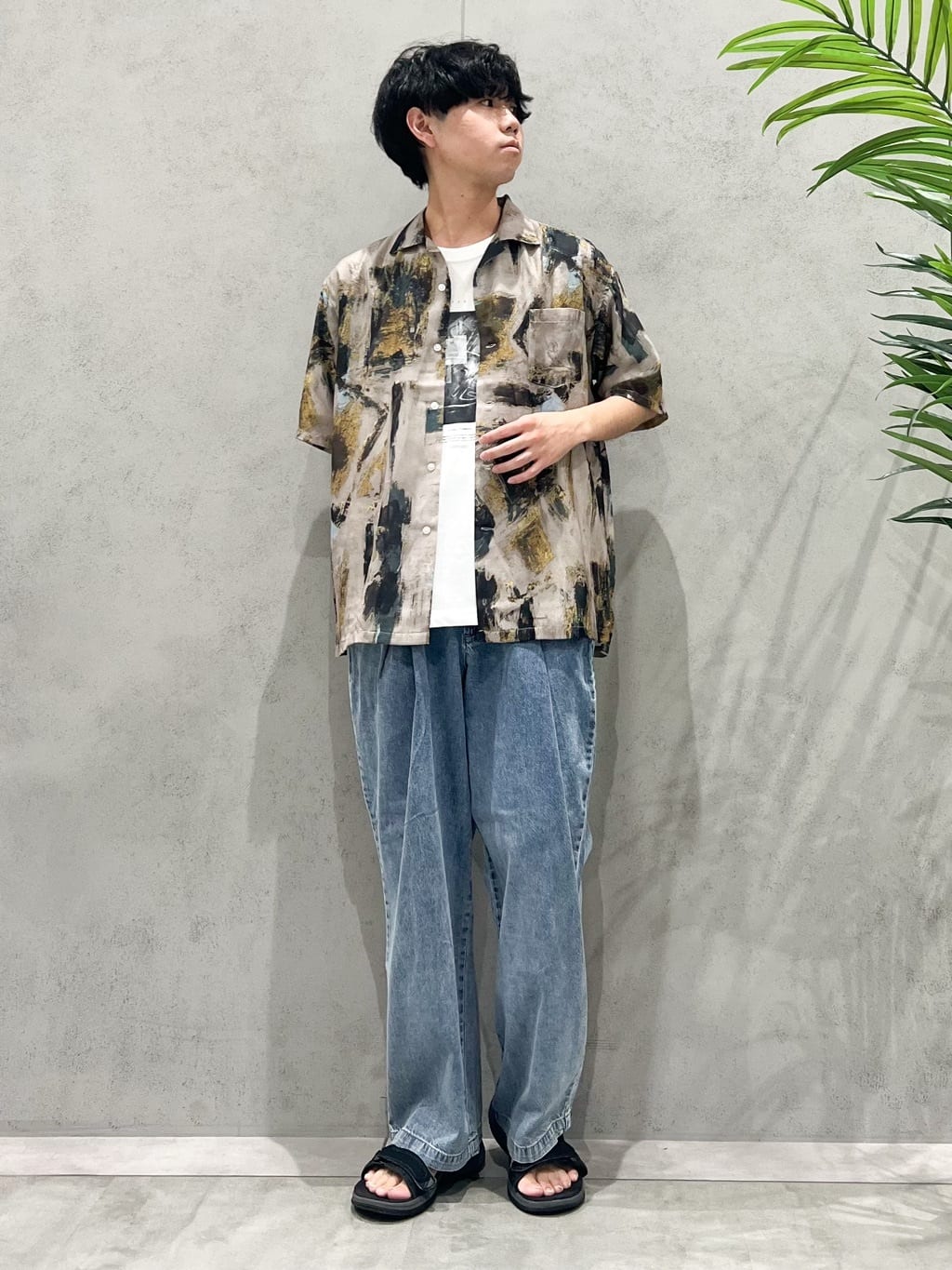 SHI-MAさんの「THE SHOP TK｜アートプリントメッシュ半袖シャツ　【洗濯機OK】」を使ったコーディネート