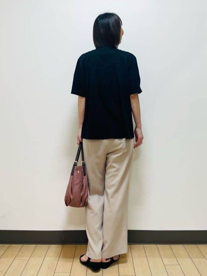 Riiさんの「Reflect｜【すっきり見え！長め丈／マシンウォッシュ可】スキッパーネックジャージトップス」を使ったコーディネート