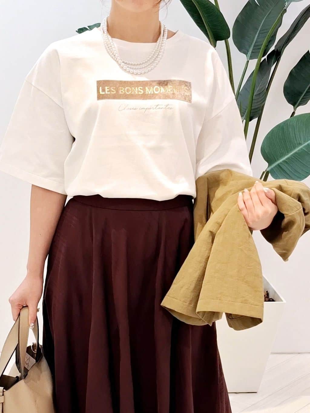 YuKaRiさんの「UNTITLED｜【コットン100/ゆったり/ショート丈/洗える】ベロアロゴTシャツ」を使ったコーディネート