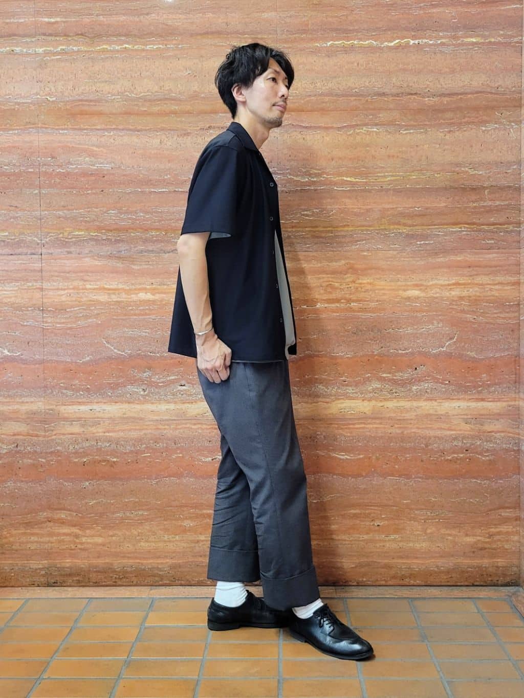 piroyaさんの「TAKEO KIKUCHI｜【COOL CITY WEAR】エアートール オープンカラーシャツ /接触冷感・通気性」を使ったコーディネート