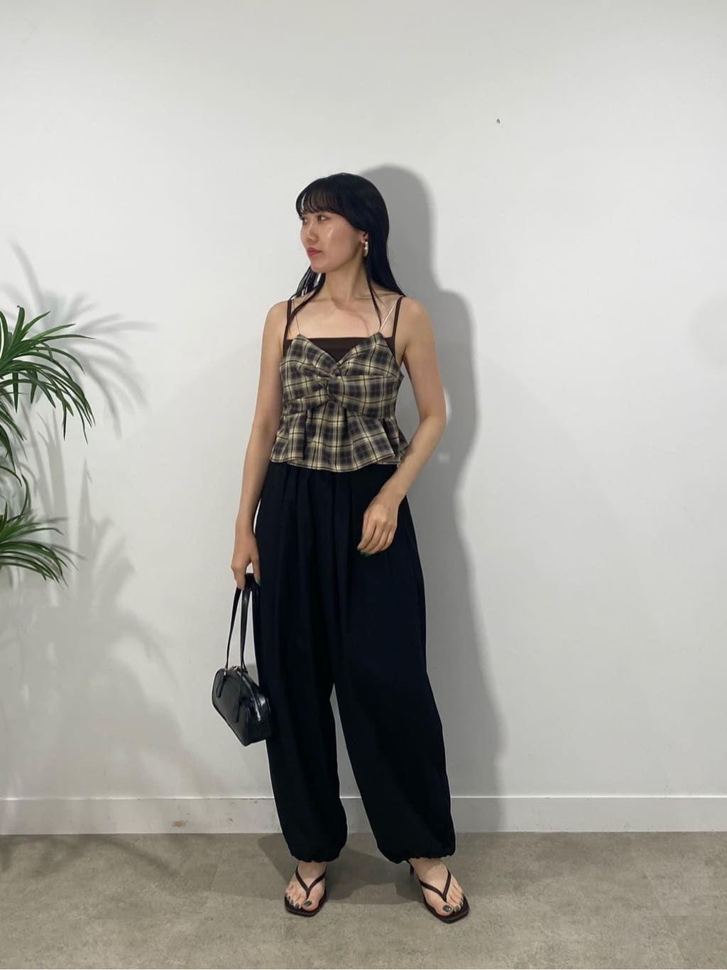 rinaさんの「INDIVI｜オンブレチェックビスチェ」を使ったコーディネート