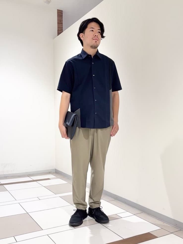 及川さんの「TAKEO KIKUCHI｜【COOL CITY WEAR】エアートール パンツ /接触冷感・通気性」を使ったコーディネート