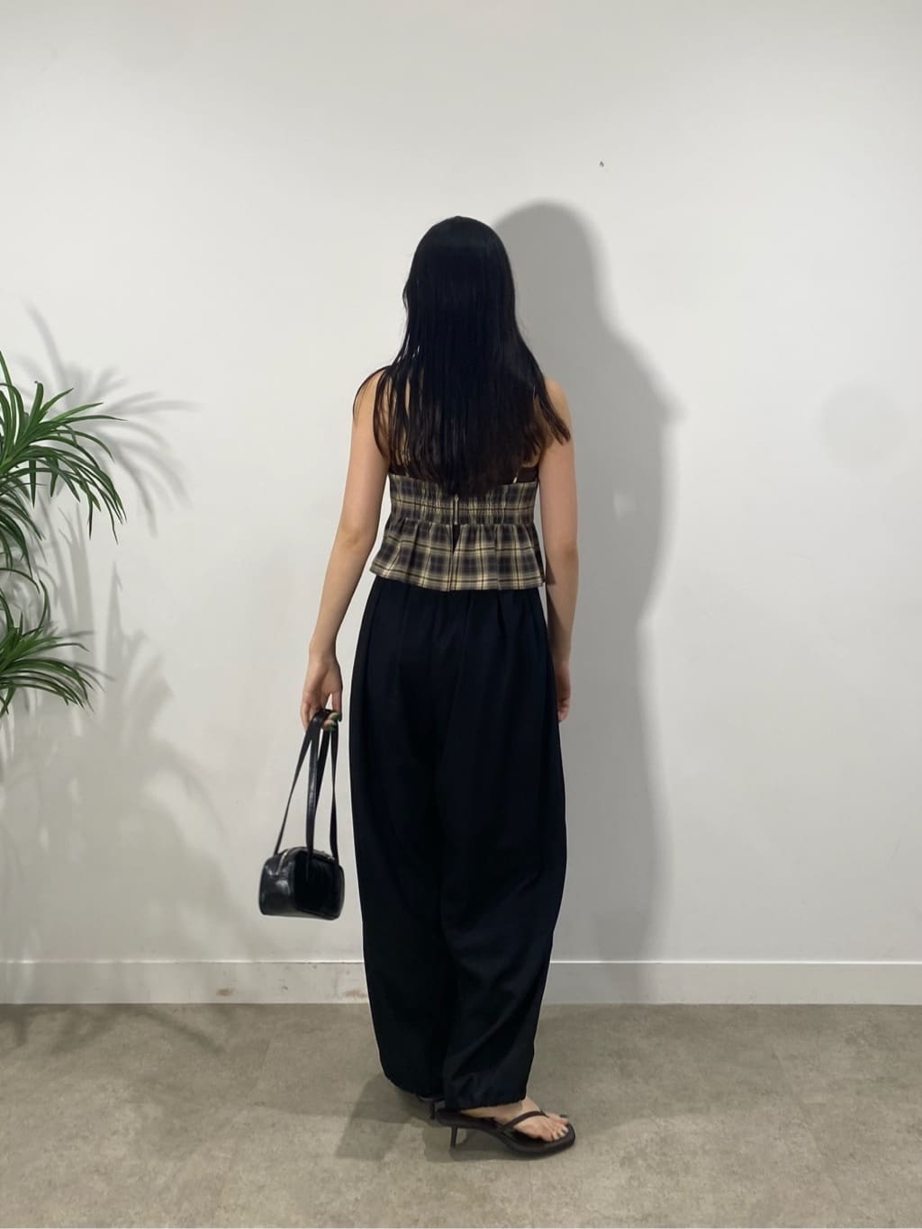 rinaさんの「INDIVI｜オンブレチェックビスチェ」を使ったコーディネート
