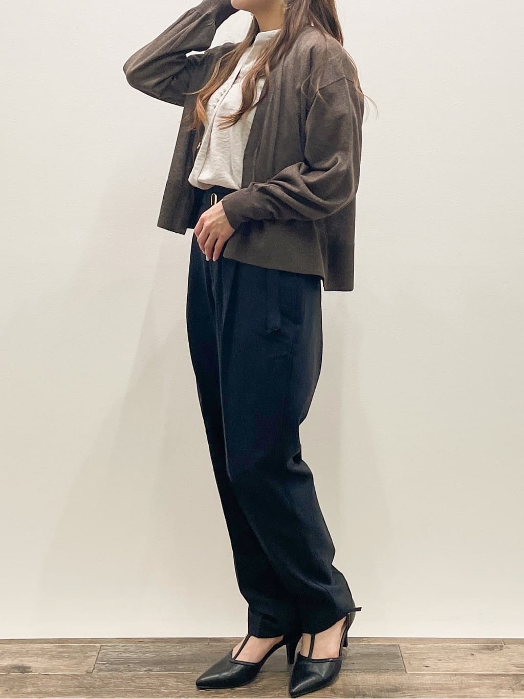 Asukaさんの「OPAQUE.CLIP｜《7色展開／XS-LLサイズ》タックスリーブスキッパーブラウス【洗濯機洗い可／吸水速乾／抗ピル／防シ」を使ったコーディネート