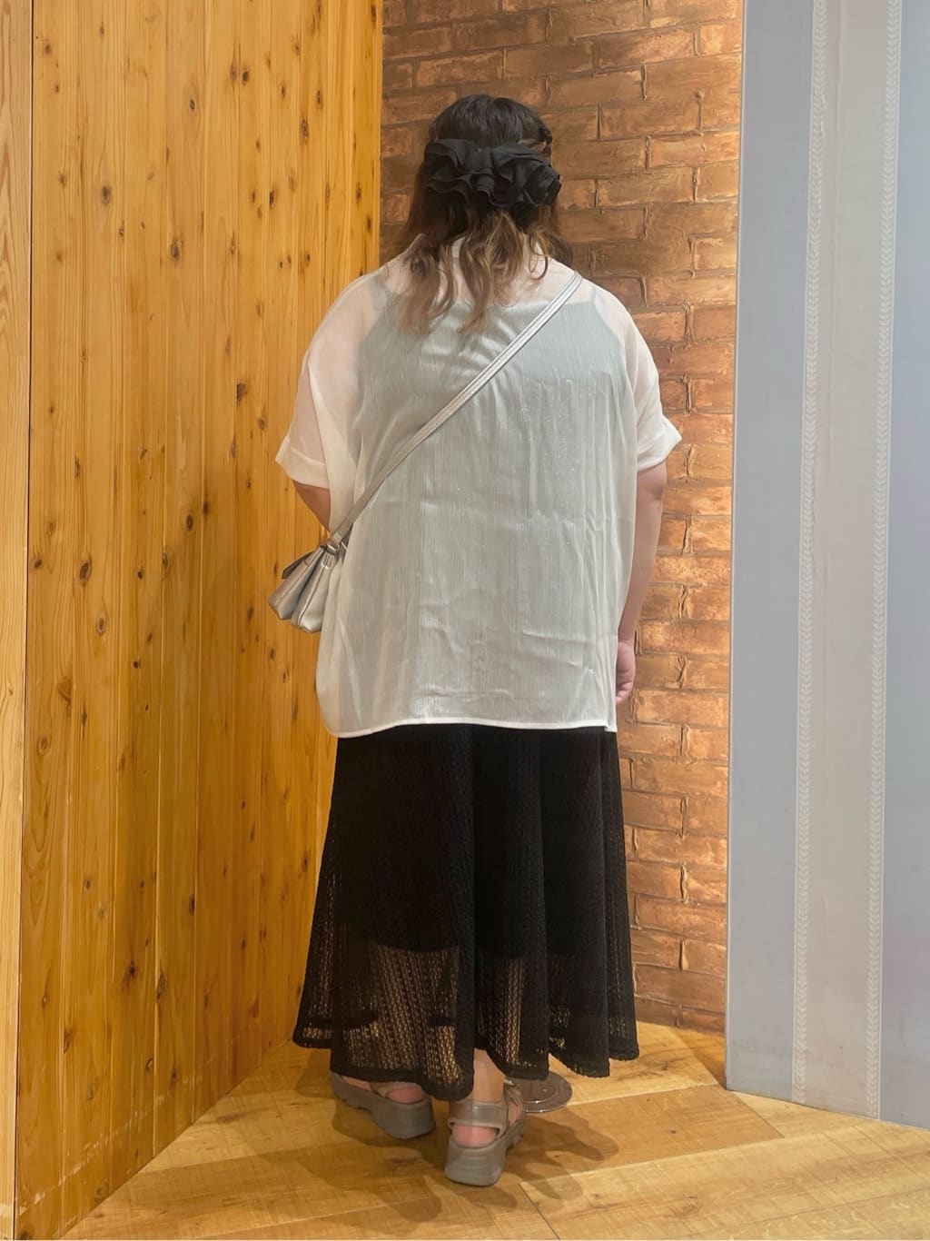 Risaさんの「SHOO･LA･RUE｜【2WAY】裏地を外してレイヤードにも! レース調スカート」を使ったコーディネート