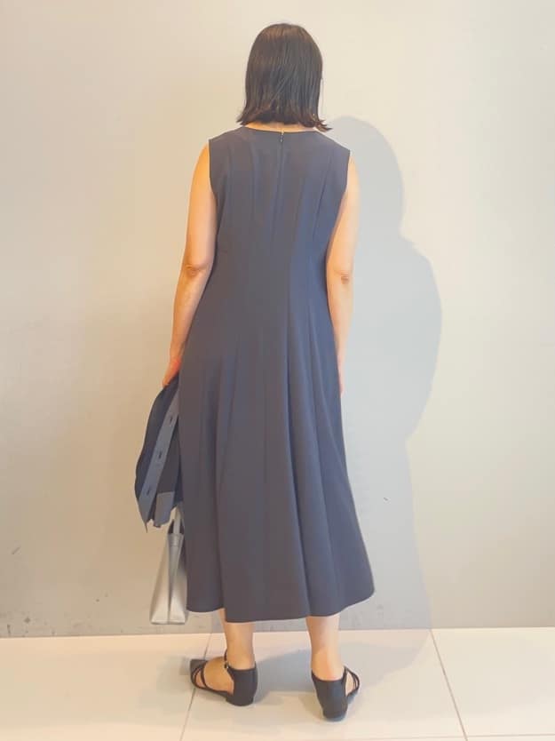 murayamaさんの「INDIVI｜【美シルエット】ノースリーブワンピース」を使ったコーディネート