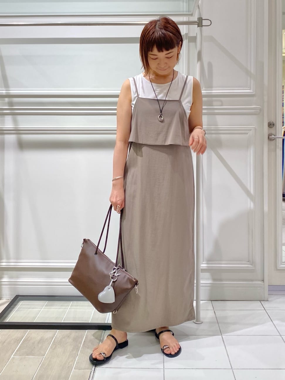 AKKOさんの「UNTITLED｜【接触冷感／コットン100／洗える／丸首】ノースリーブ天竺プルオーバー」を使ったコーディネート