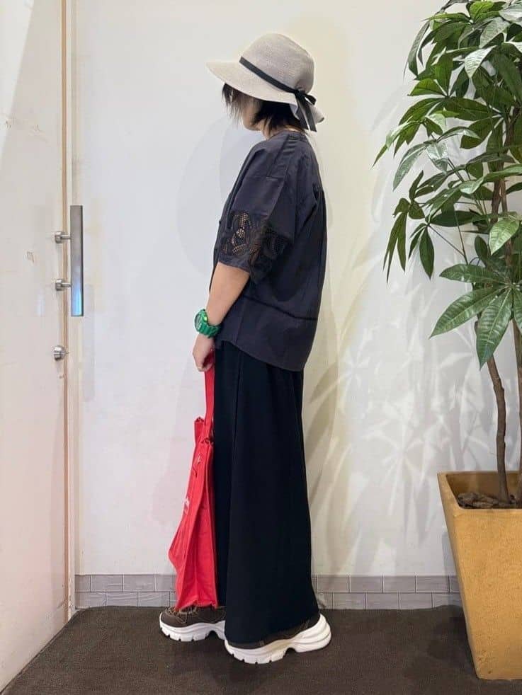 misakiさんの「SHOO･LA･RUE｜【S-LL/ひんやり】切替ラインですっきりと 1枚で着られるロングワンピース」を使ったコーディネート