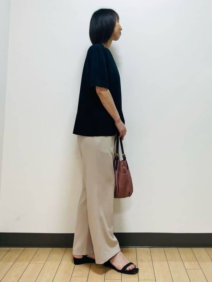 Riiさんの「Reflect｜【すっきり見え！長め丈／マシンウォッシュ可】スキッパーネックジャージトップス」を使ったコーディネート