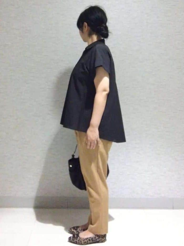 sakoさんの「Reflect｜【二の腕さりげなくカバー】シャツ衿オフボディブラウス」を使ったコーディネート