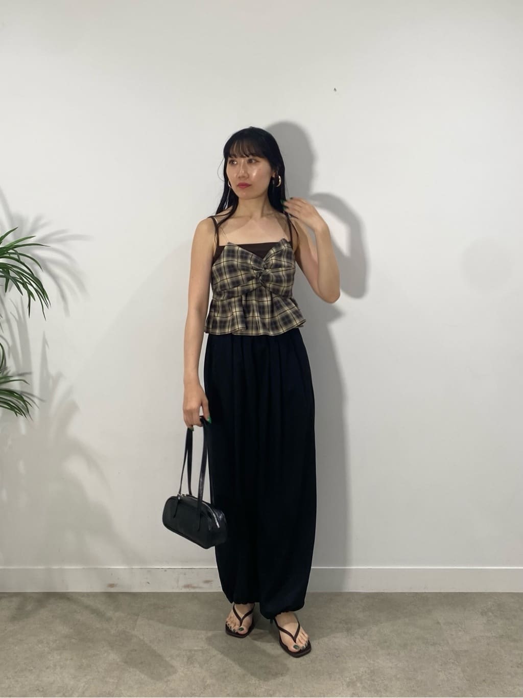 rinaさんの「INDIVI｜オンブレチェックビスチェ」を使ったコーディネート