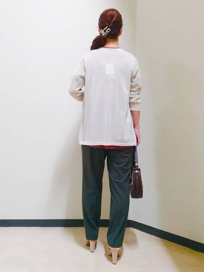 花さんの「Reflect｜【すっきり見え！長め丈／マシンウォッシュ可】スキッパーネックジャージトップス」を使ったコーディネート