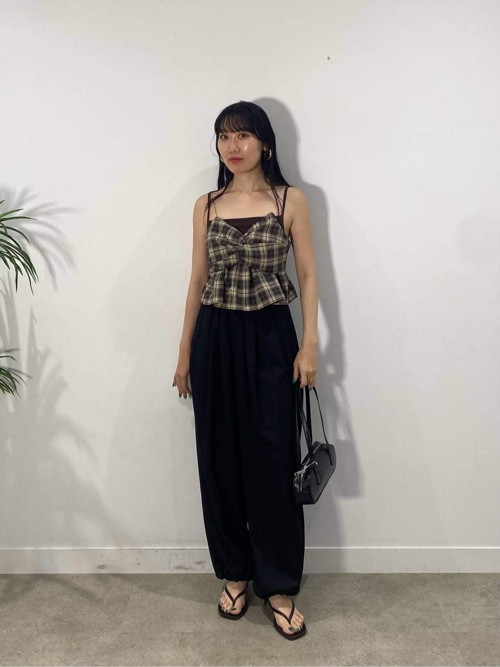 rinaさんの「INDIVI｜オンブレチェックビスチェ」を使ったコーディネート