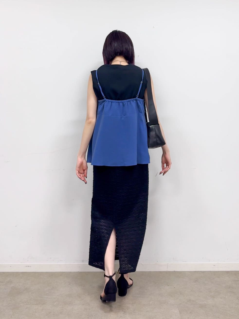𝐜𝐡𝐢𝐤𝐚さんの「SHOO･LA･RUE｜【S-LL/セットアップ可/ひんやり】女性らしさ溢れる ティアードキャミソール」を使ったコーディネート