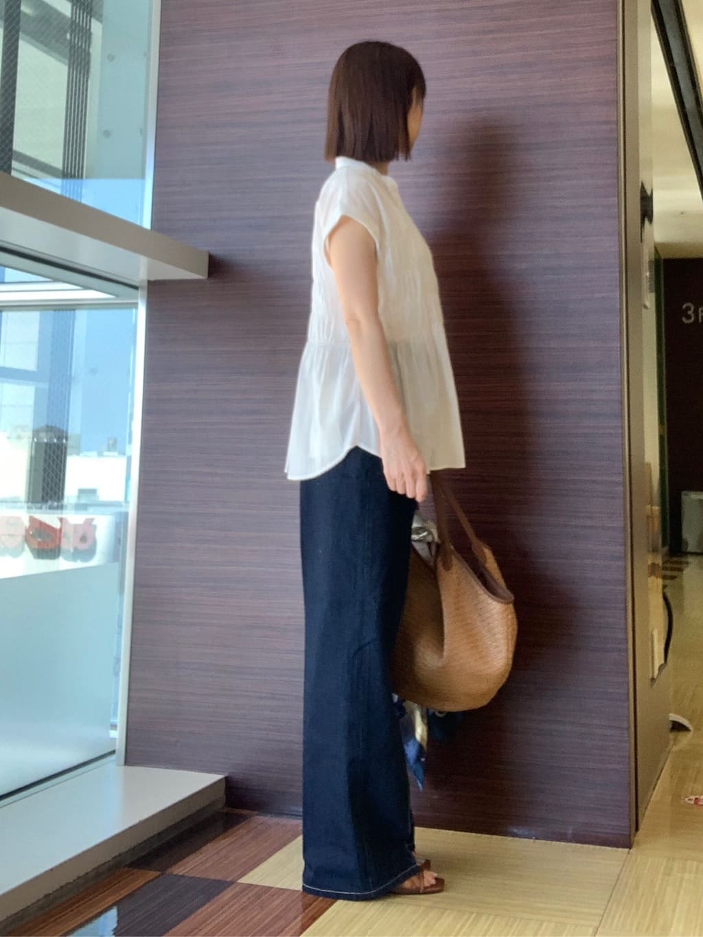 anaさんの「UNTITLED｜【手洗い／88cm正方形】シアー素材チェーン柄スカーフ」を使ったコーディネート