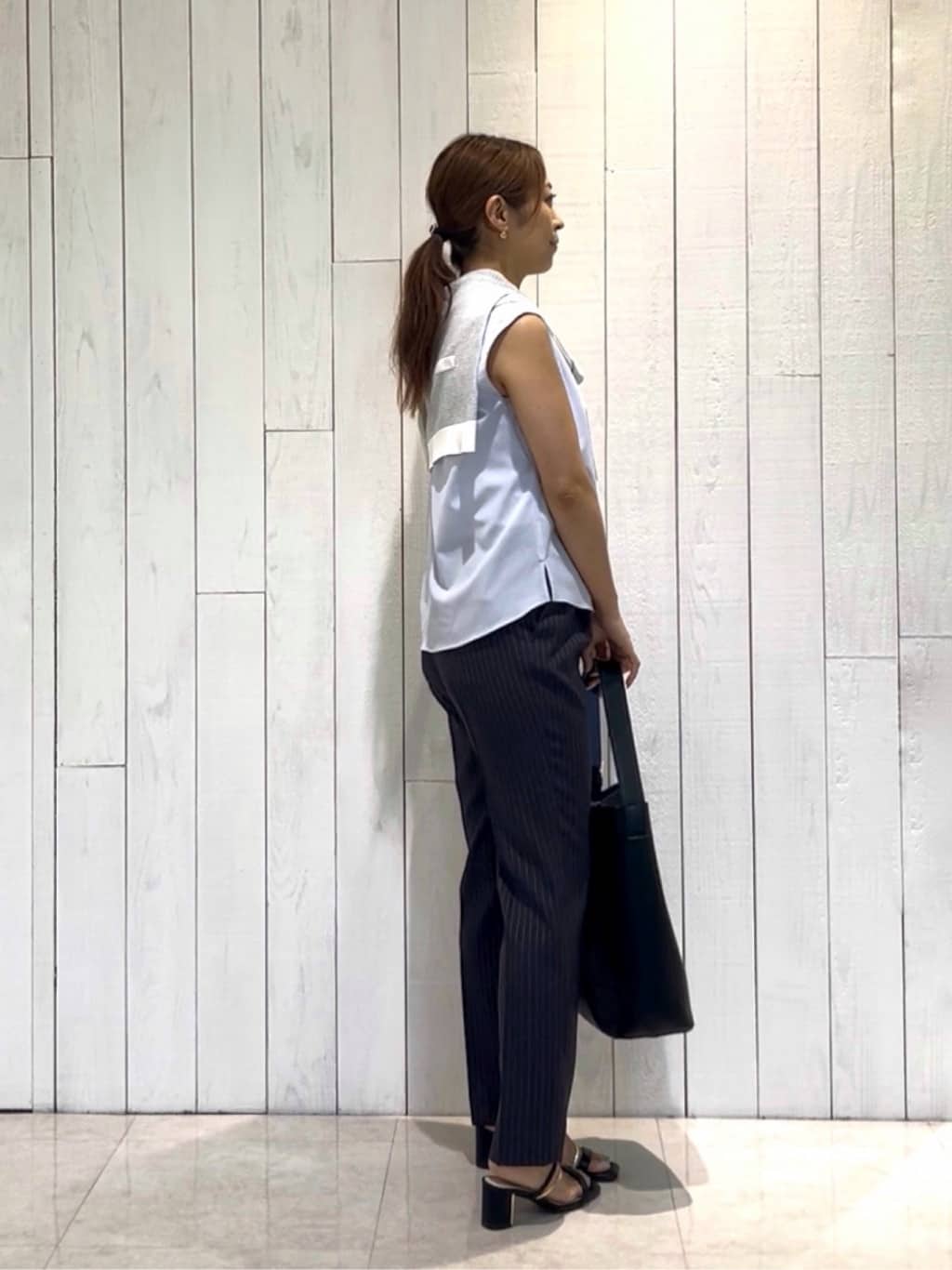 𝑹𝑶𝑴𝑰さんの「INDIVI｜【クールエアー素材／UVケア／吸汗速乾】エアリータックブラウス」を使ったコーディネート