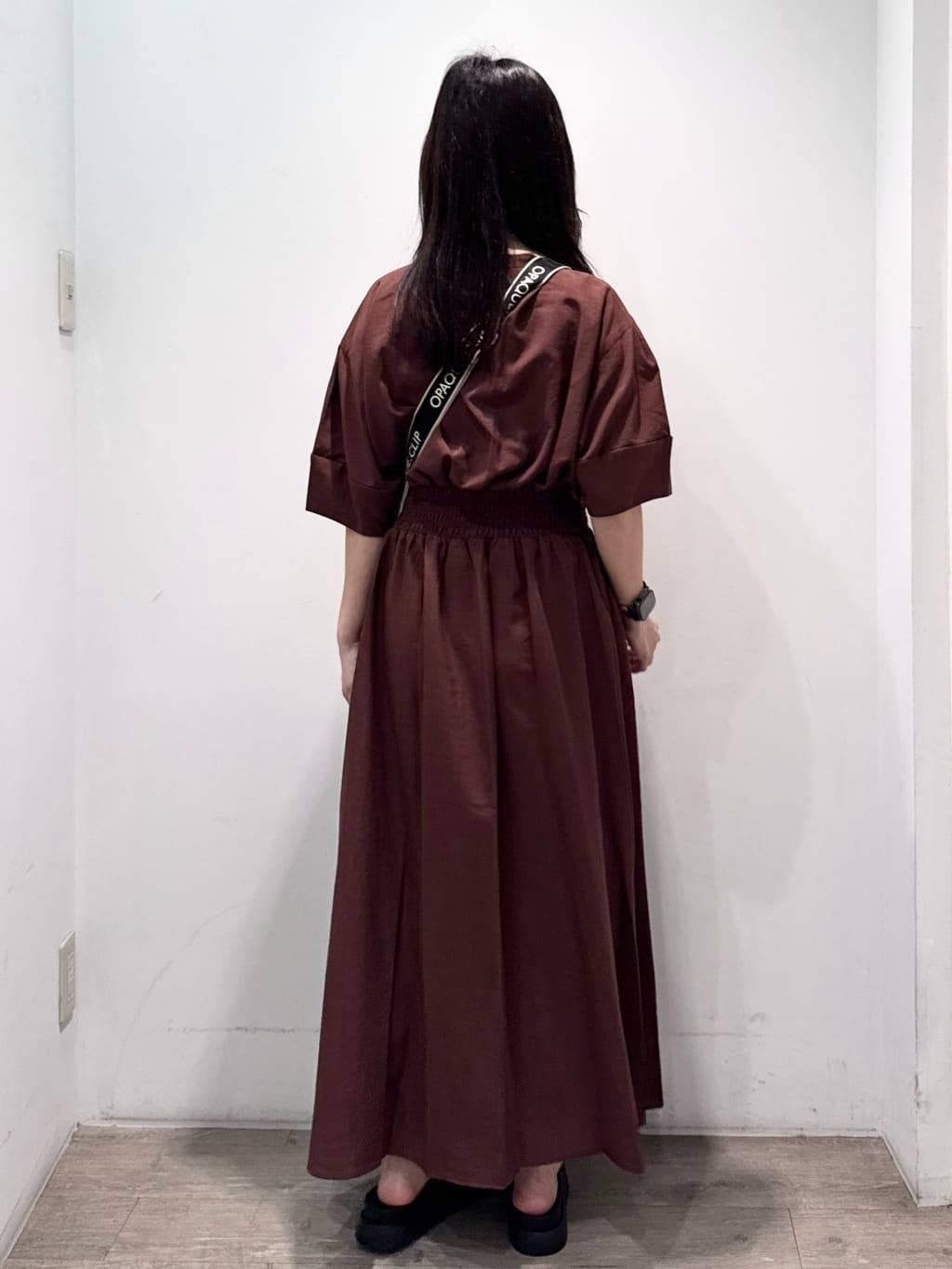 yuicciさんの「OPAQUE.CLIP｜リネンライクスキッパーフィット＆フレアワンピース【洗濯機洗い可】」を使ったコーディネート