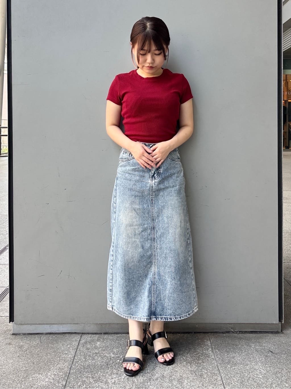 まっきーさんの「ESPERANZA｜配色バックルベルトサンダル」を使ったコーディネート