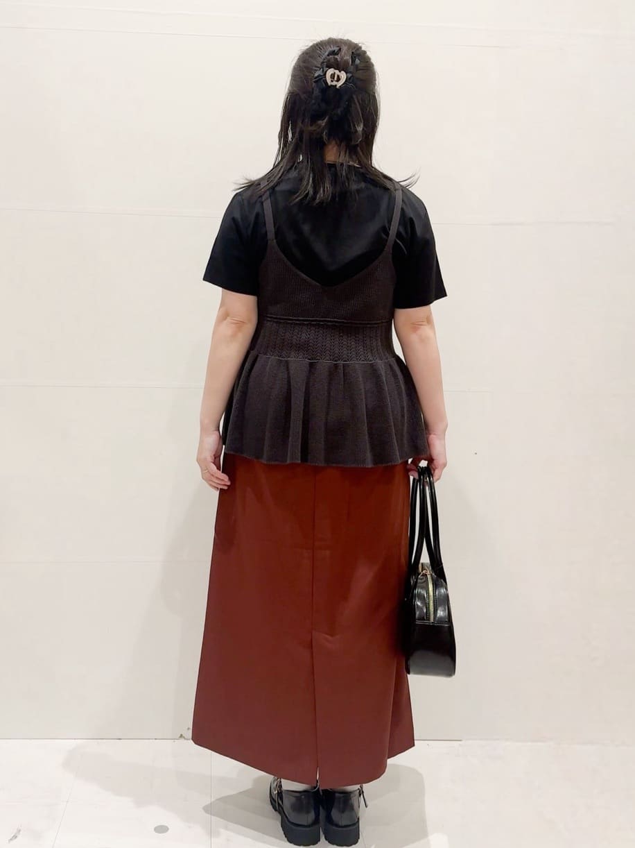 Minさんの「OPAQUE.CLIP｜カギ針風ニットキャミビスチェ【洗濯機洗い可】」を使ったコーディネート