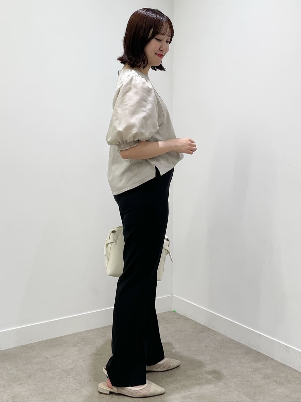 yukariさんの「Reflect｜【マシンウォッシュ可】リネンライクフレアパンツ」を使ったコーディネート