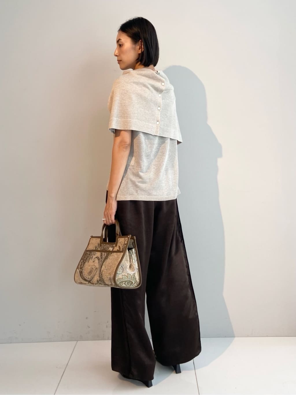 AYAさんの「UNTITLED｜【アンサンブル可/洗える】シアーノースリーブ プルオーバー」を使ったコーディネート