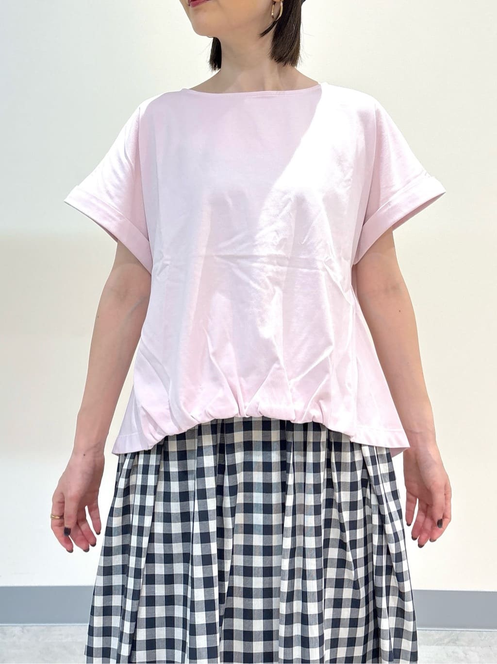 risaさんの「Dessin｜【二の腕カバー／UVカット】ロールアップスリーブ裾ギャザーカットソー」を使ったコーディネート