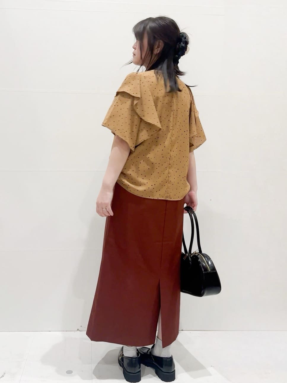 Minさんの「OPAQUE.CLIP｜ランダムドットフリルブラウス【洗濯機洗い可】」を使ったコーディネート