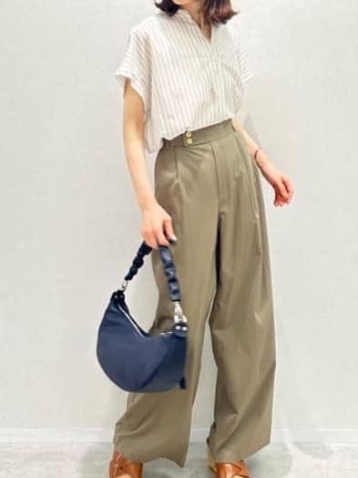 Miwaさんの「UNTITLED｜【洗える/スキッパー】フレンチスリーブシアーブラウス」を使ったコーディネート