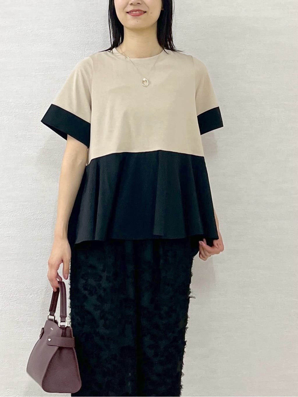 sachikoさんの「OPAQUE.CLIP｜配色フハクドッキングペプラムトップス【洗濯機洗い可／抗ピル】」を使ったコーディネート